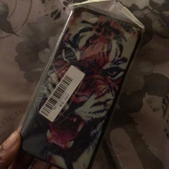 Tiger Case - Picture 2 of 2